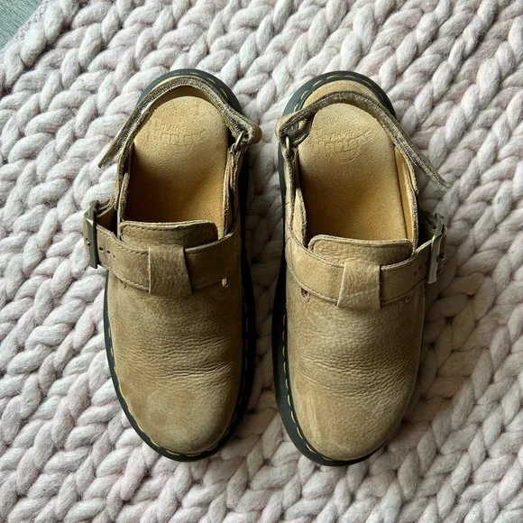 Dr. Martens Tan Leather Mules Comfortable Clogs - Picture 1 of 3